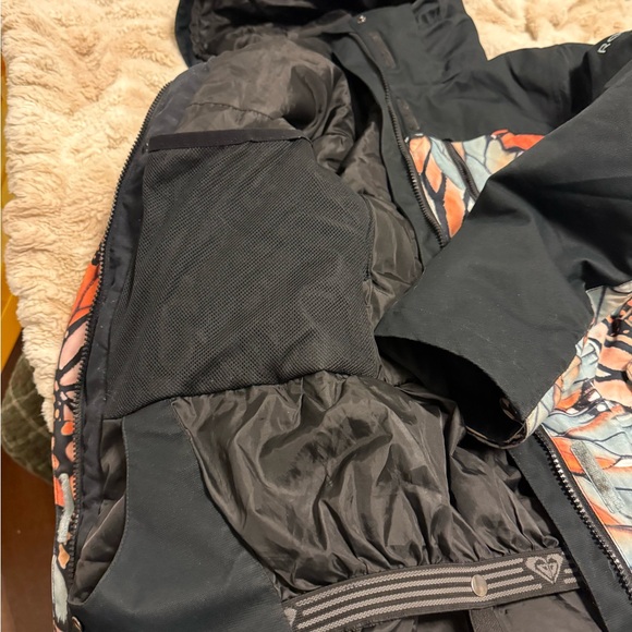 Roxy Women's Abstract Blue and Orange Ski Jacket - Picture 11 of 13